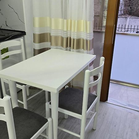 Guest House Pogradeci Eksteriør bilde