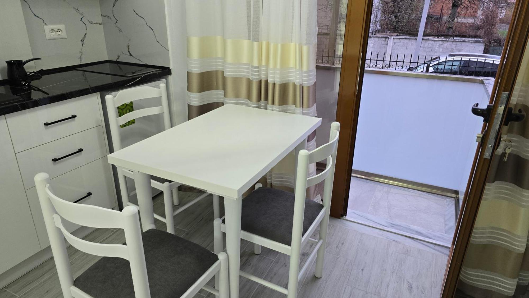 Guest House Pogradeci Eksteriør bilde