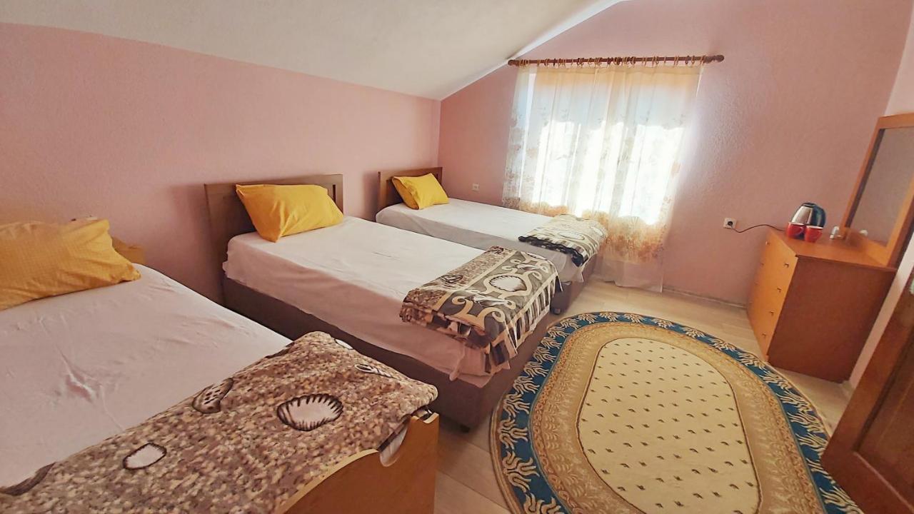 Guest House Pogradeci Eksteriør bilde